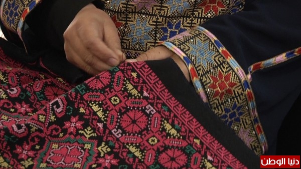 بالفيديو .. تطريز الثوب الفلسطيني 