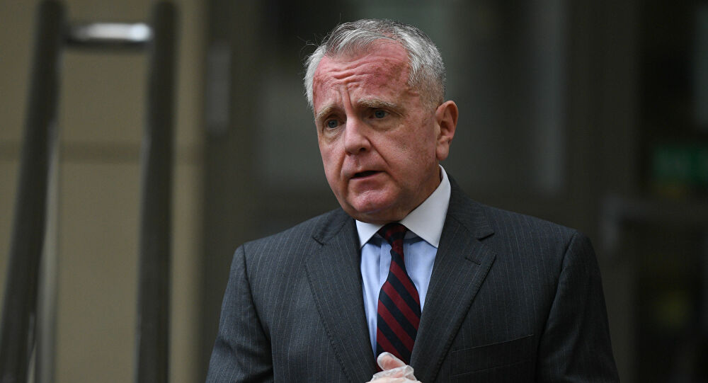 السفير الأمريكي لدى روسيا لا يستبعد إغلاق السفارتين في البلدين