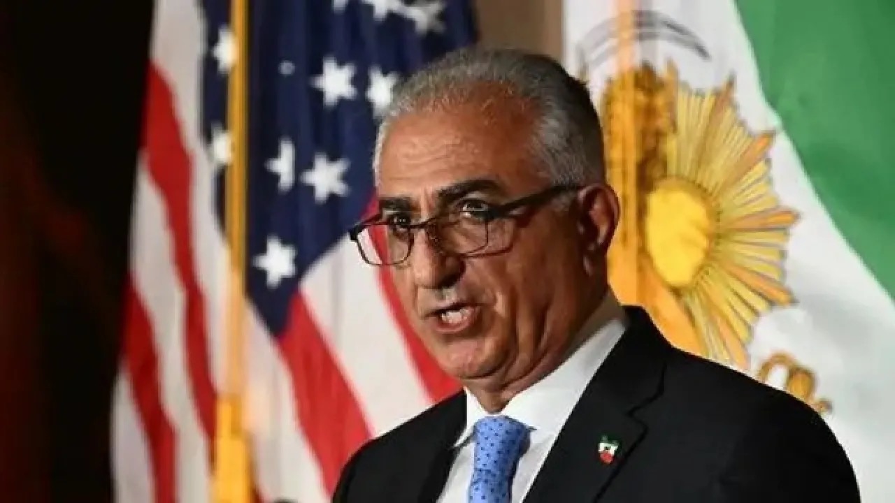 "لا مكان لك في قيادة إيران" ..  كيف وقع رضا بهلوي في شر أعماله مع المستشار المزيف؟