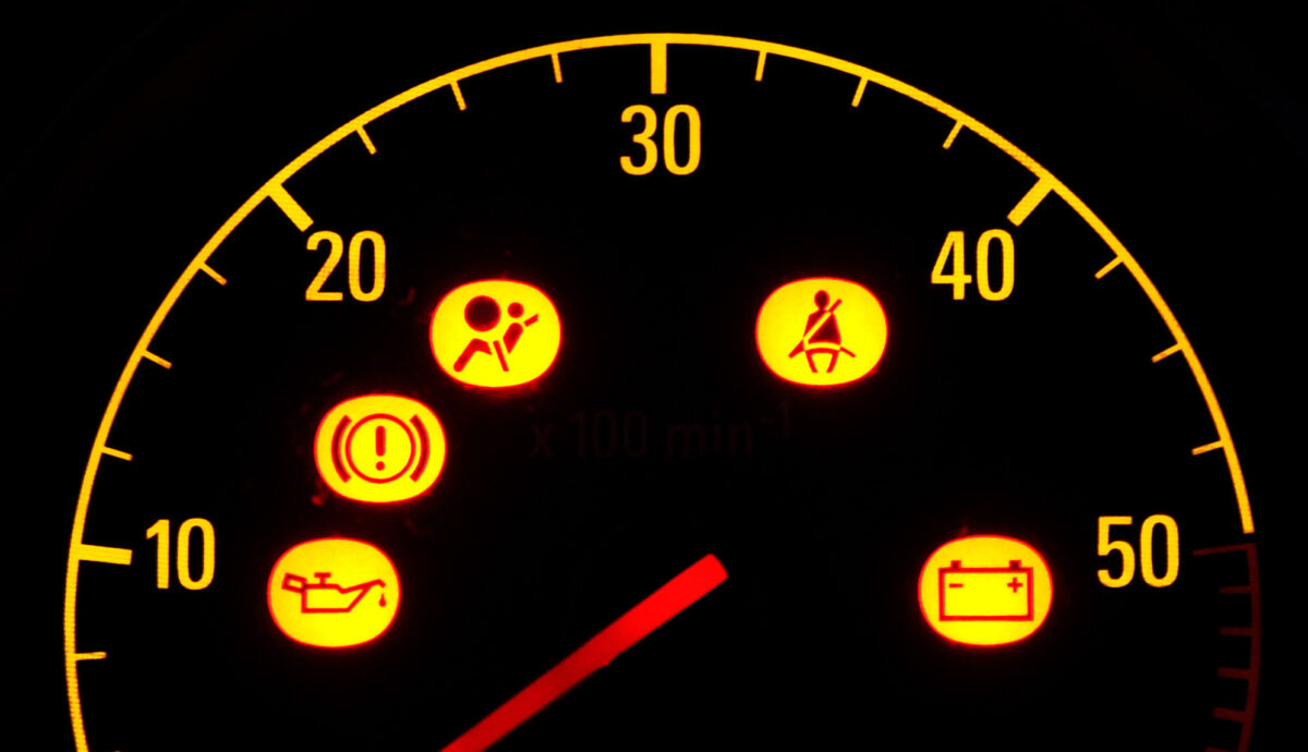 علامات اعطال السيارات