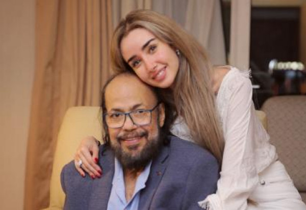 "عمري ما حسيت أنك مش أبويا" ..  كيف نعت هنا الزاهد طلعت زكريا؟