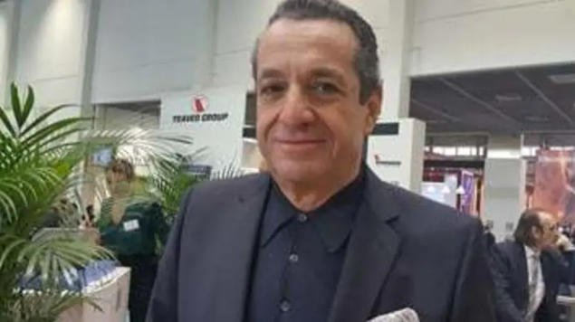 بعد عاصفة غضب ضده ..  ملياردير مصري يعتذر من البدو