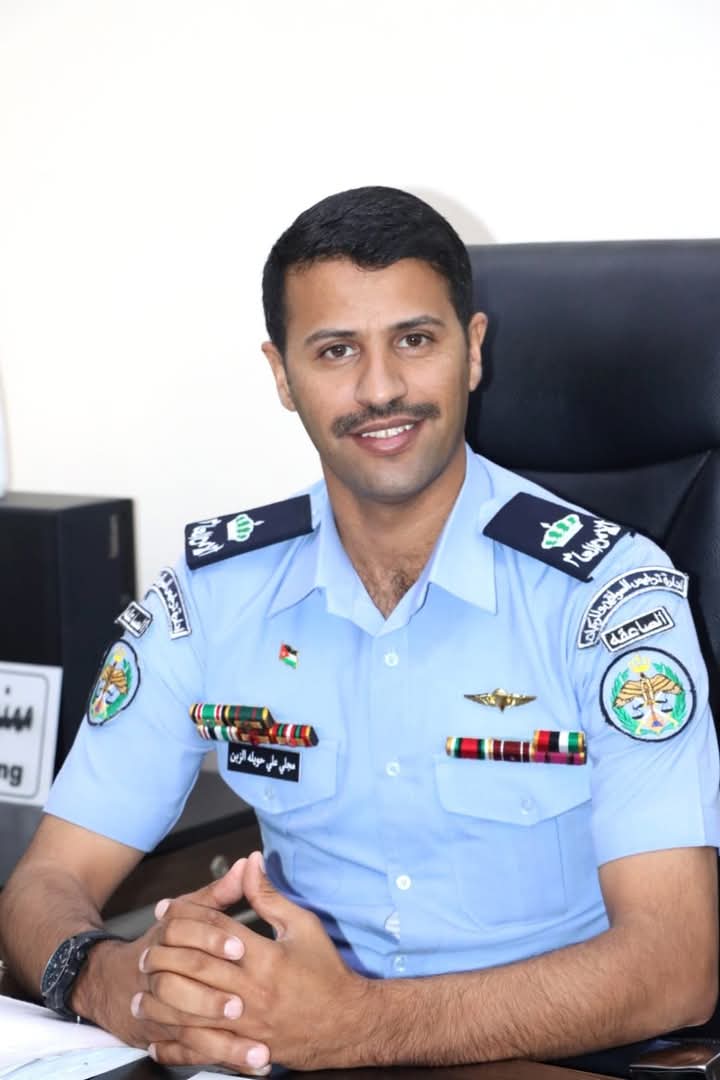 أيمن الزبن يُهنىء الأخ (مجلي علي الزبن) بمناسبة ترفيعه لرتبة رائد