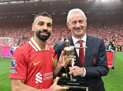 لاعب ليفربول: عذراً صلاح ..  أنت لا تستحق الجائزة