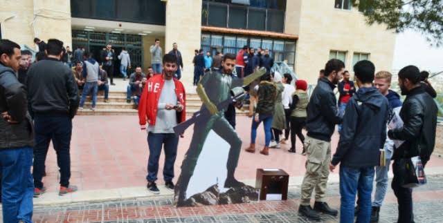 حملة تبرعات لصندوق دعم أسر الشهداء ومجسم للجندي المجهول بجامعة عمان الاهلية في ذكرى الكرامة