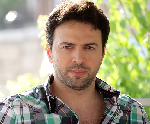 بالصور ..  النجم السوري تيم حسن أول ممثل سوري " يوثق" حسابه على تويتر