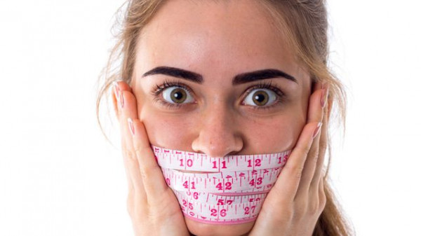 هذه المأكولات تزيد وزنك ..  قاطعيها في الـ 10 الأواخر من رمضان  