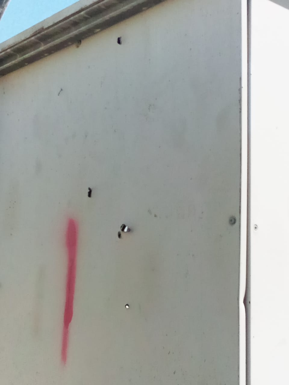 بالصور  ..  اعتداء بإطلاق النار على محطة الكفرين يوقف الضخ عن مناطق في الشونة الجنوبية  ..  أسماء