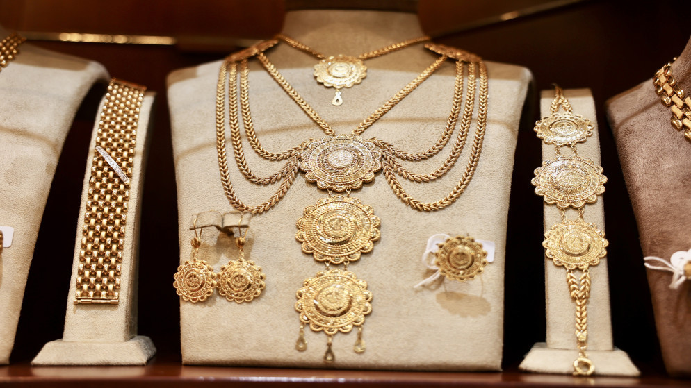 85.10 ديناراً سعر غرام الذهب عيار 21 في السوق المحلي وسط ضعف الطلب