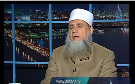 بالفيديو ..  ما حكم من يسمع القرآن الكريم أثناء النوم؟