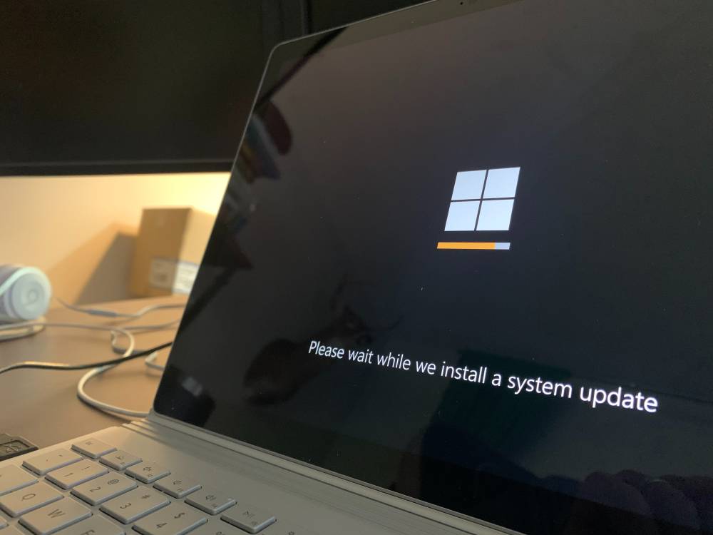 طرق لحل مشكلة ظهور الشاشة السوداء في نسخة Windows 10