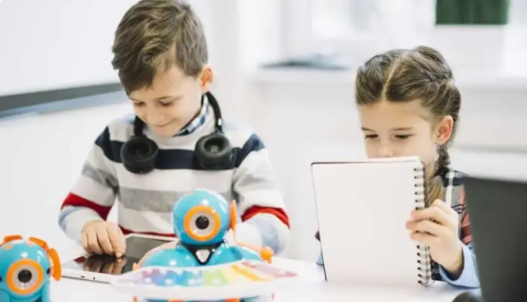 5 تطبيقات تساعد الأطفال على تعلم البرمجة ..  تعرف عليها