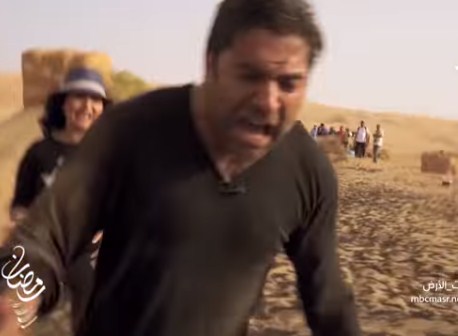 بالفيديو  ..  مشاهد مسربة : ماذا فعل وائل كفوري برامز جلال بعد ان نفذ به مقلب 