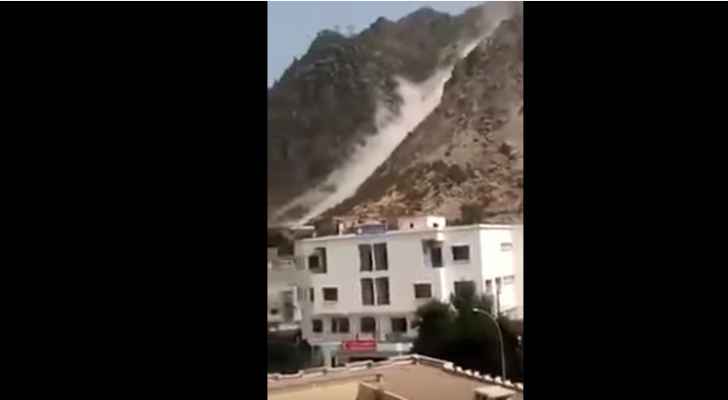 بالفيديو ..  شاهد زلزال يضرب مدينة جزائرية 