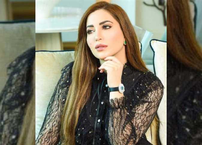 بالصور  ..  نسرين طافش تشارك جمهورها صورا  اثناء تدريبها بالجيم