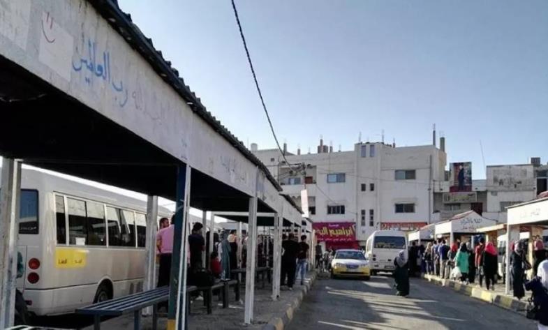 اربد: باصات النقل العام ترفع الأجور على المواطنين والجهات المعنية غايب فيله 