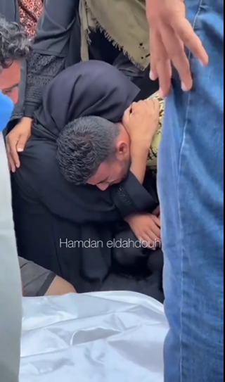 وداعات لا تنتهي  ..  مشاهد مؤثرة من وداع الشهداء الذين ارتقوا بغارات الاحتلال على قطاع غزة الان -فيديو 