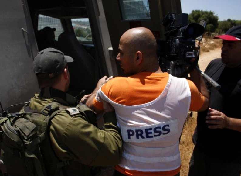 36 انتهاكاً اسرائيلياً بحق الصحفيين بمايو