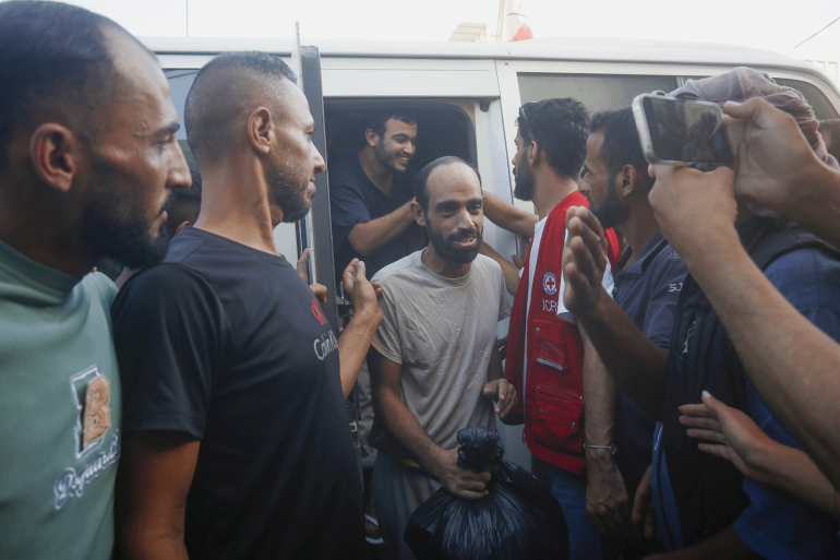 "إسرائيل" تفرج عن 9 أسرى فلسطينيين من غزة