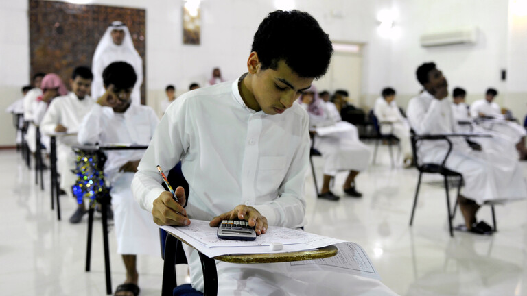 السعودية ..  إحالة ولي أمر التلميذ الذي يتغيب عن الدراسة 20 يوما دون عذر إلى النيابة العامة
