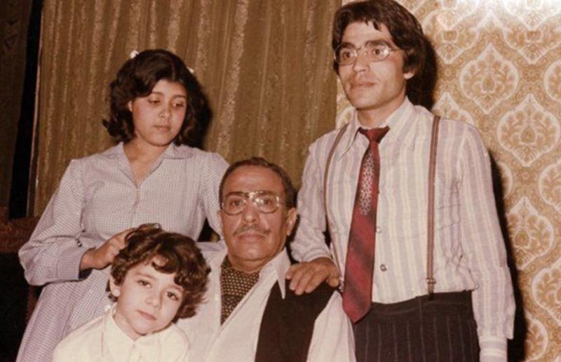 شاهدوا كيف تغيرت ملامح طفل مسرحية "إنها حقاً عائلة محترمة" بعد 39 سنة