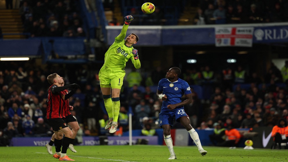 تشيلسي يفقد المزيد من النقاط على ملعبه بتعادله 2-2 مع بورنموث