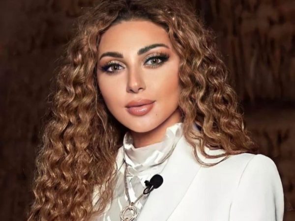 ميريام فارس توجه رسالة إلى السفير المصري وزوجته .. 