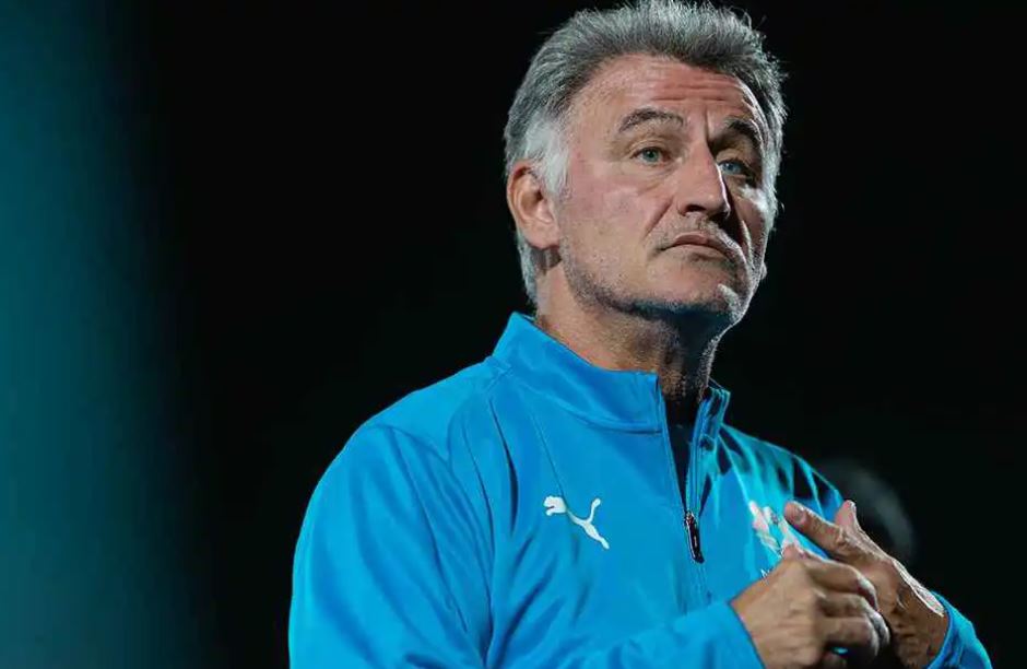 مدرب نيوم يفتح الباب أمام العودة إلى الدوري الفرنسي  