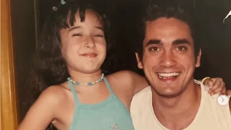 أمير كرارة يهدد هنا الزاهد بصورة ..  لكنها تفاجئه بنشرها