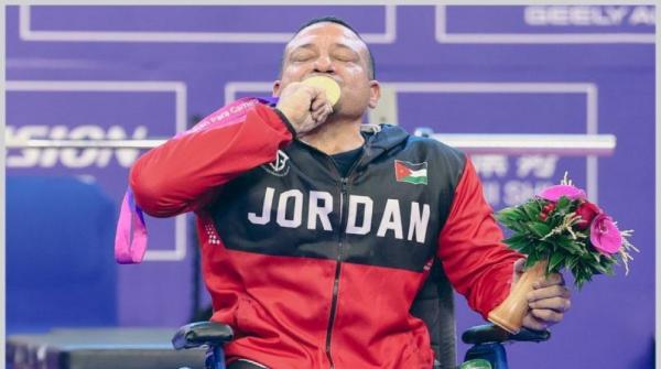 ولي العهد يهنئ البطل عمر قرادة للتتويجه بأولى ميدالية ذهبية أردنية في دورة الألعاب البارالمبية "باريس 2024"
