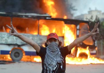 اقتحام وإحراق مقار للإخوان المسلمين في القاهرة