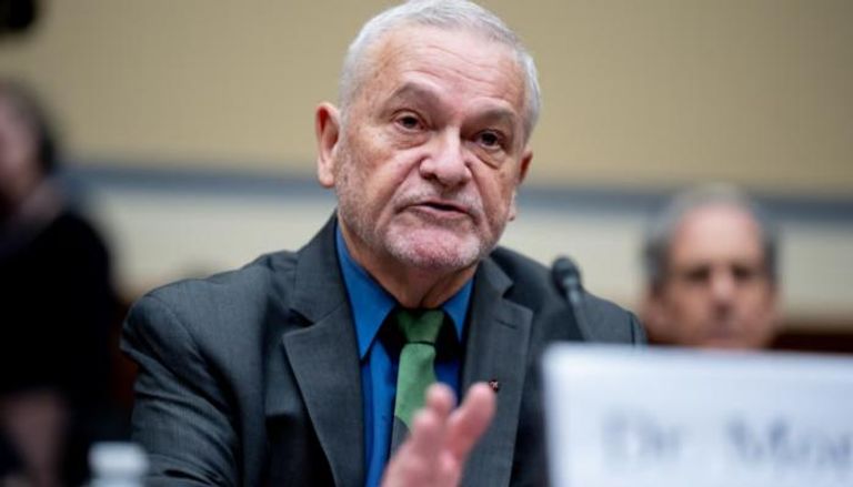 لاخفاء أصل كورونا .. هل باع مسئول أمريكي ضميره بالنبيذ والمطاعم الفاخرة؟