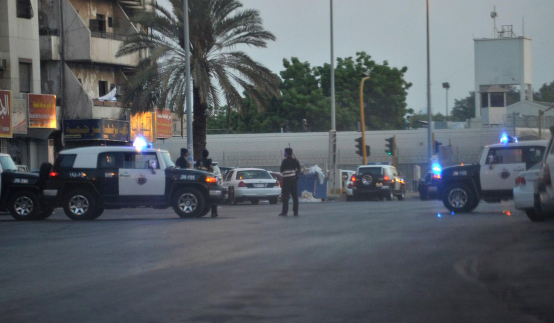 سعودي يطلق النار على مركبة عائلية فيقتل ويصيب 3 فتيات