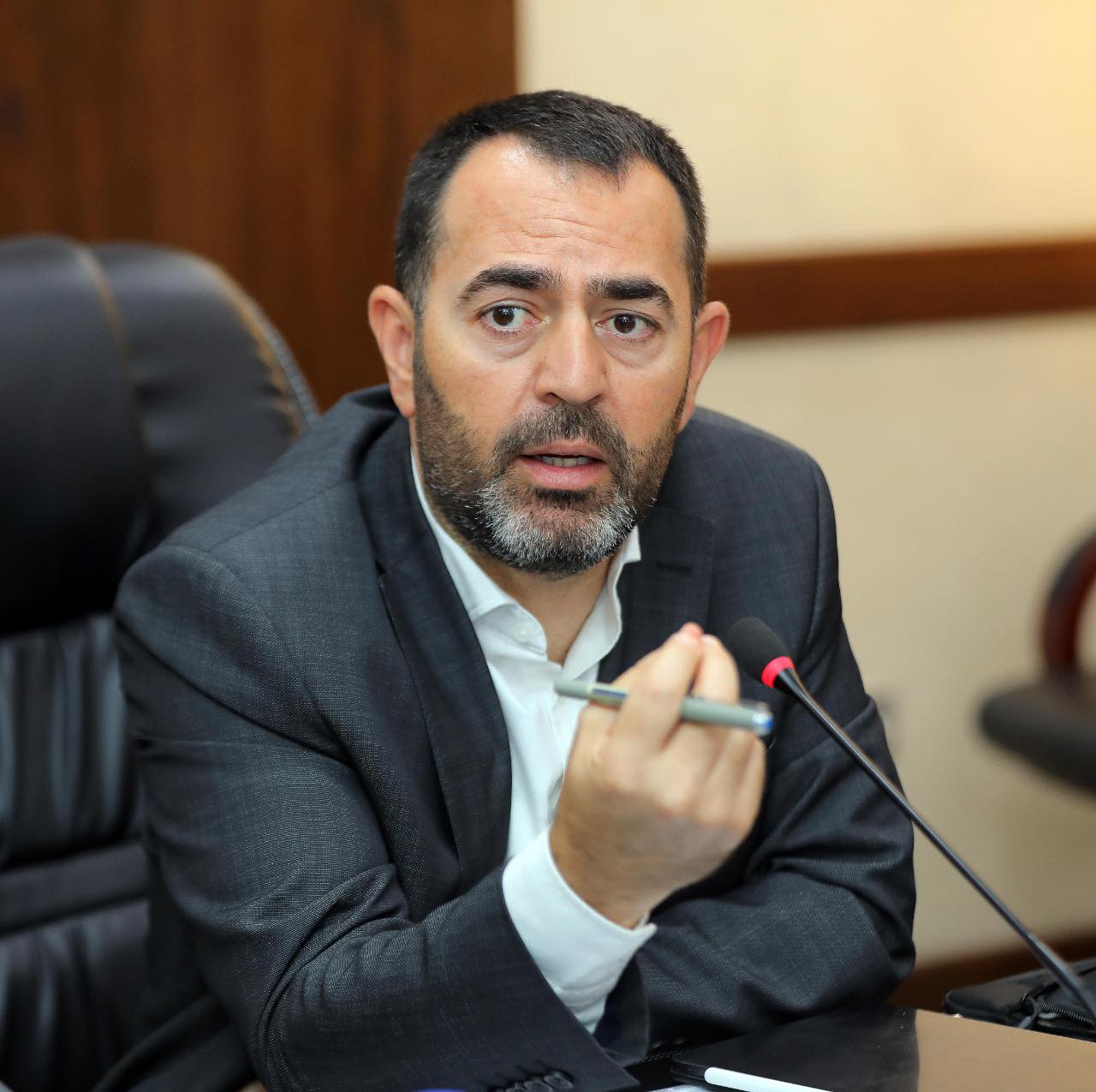 النائب السابق "زيد العتوم": الموازنة معدة مسبقًا ويترك للنائب المنبر فقط ليتحدث"