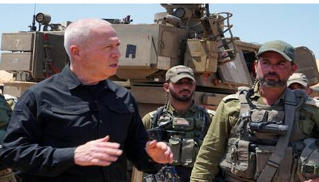  وزير الدفاع( الإسرائيلي) يهاجم نتنياهو ويحذر من أمر "دموي" في غزة 