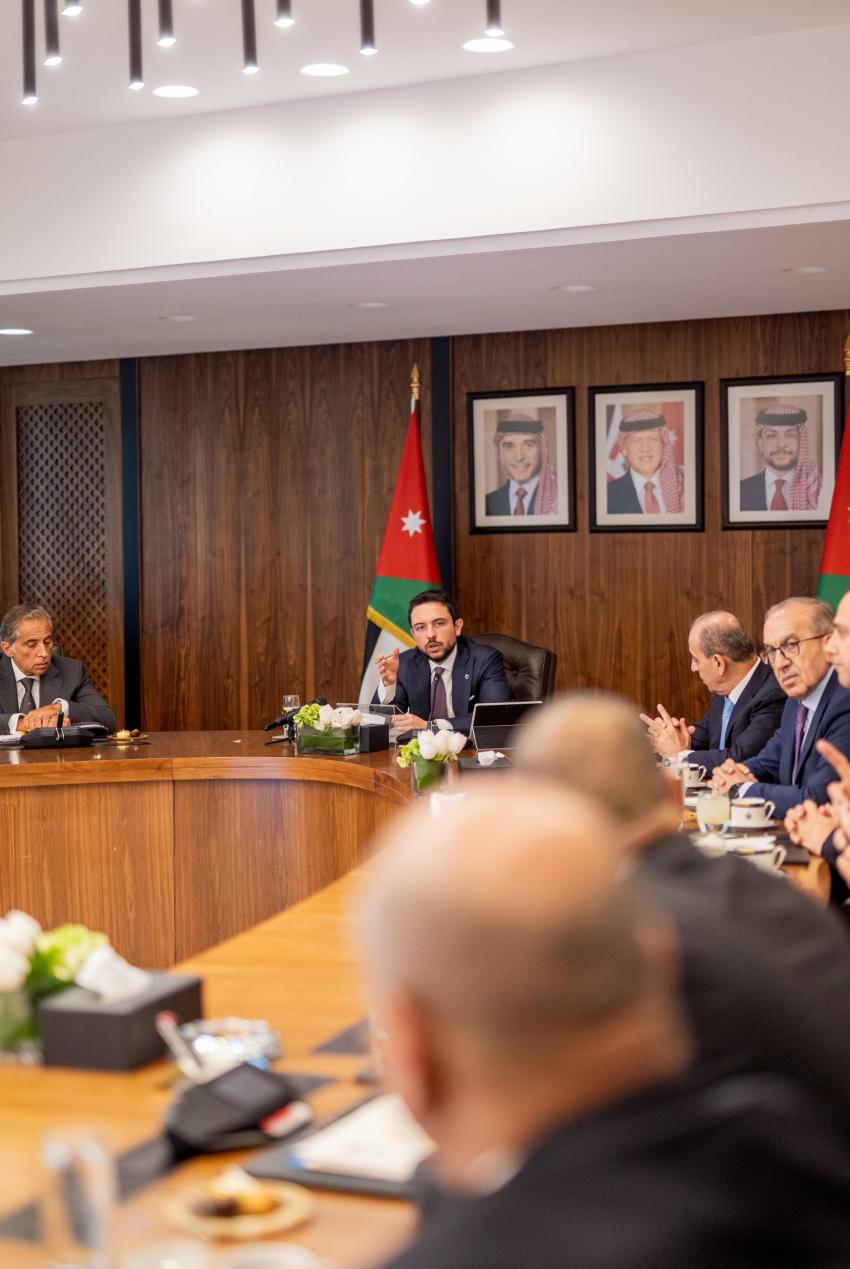 نائب الملك ولي العهد يترأس جانبا من جلسة مجلس الوزراء