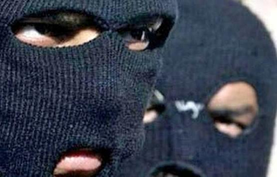حجب حساب أحد المشتبه بهم في خلية السلط الإرهابية عبر فيسبوك
