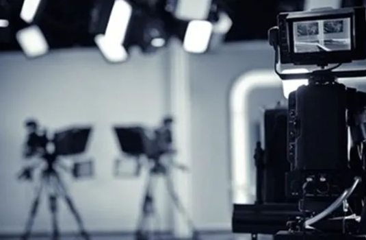 سيُعرض في شهر رمضان ..  فنان شهير يتعرّض للإصابة خلال أدائه أحد المشاهد