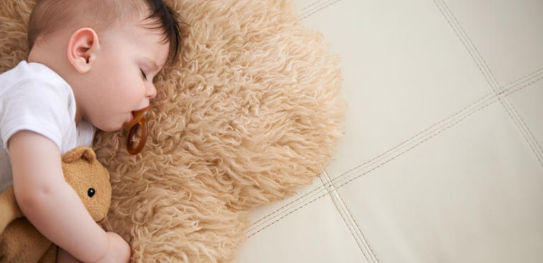 متلازمة "موت الرضيع المفاجئ": هل تسببها "أحلام الطفل"؟