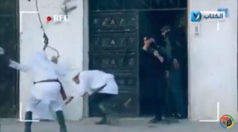 بالفيديو ..  إطلاق النار على مقدمي ''كاميرا خفية'' بسبب ''بقرة''