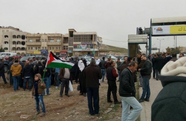 بالصور .. اعتصام لابناء قطاع غزة امام دائرة الاحوال المدنية في طبربور احتجاجاً على رفع رسوم الجوازات
