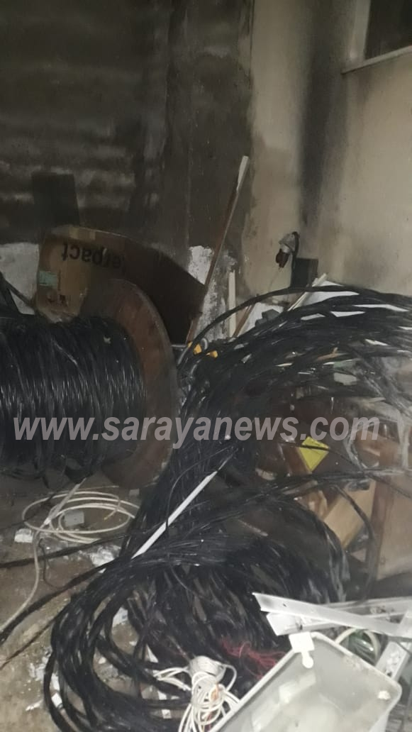 بالصور ..  حريق جزئي داخل أحدى مستودعات سلطة وادي الأردن بالاغوار الشمالية