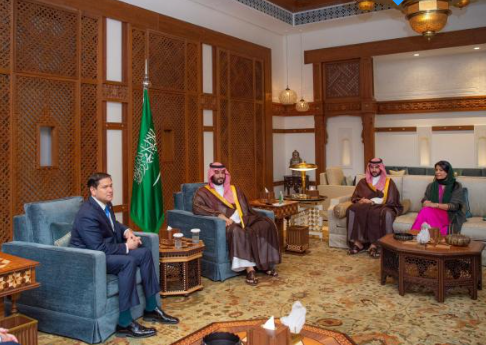 ولي العهد السعودي يستقبل روبيو في جدة