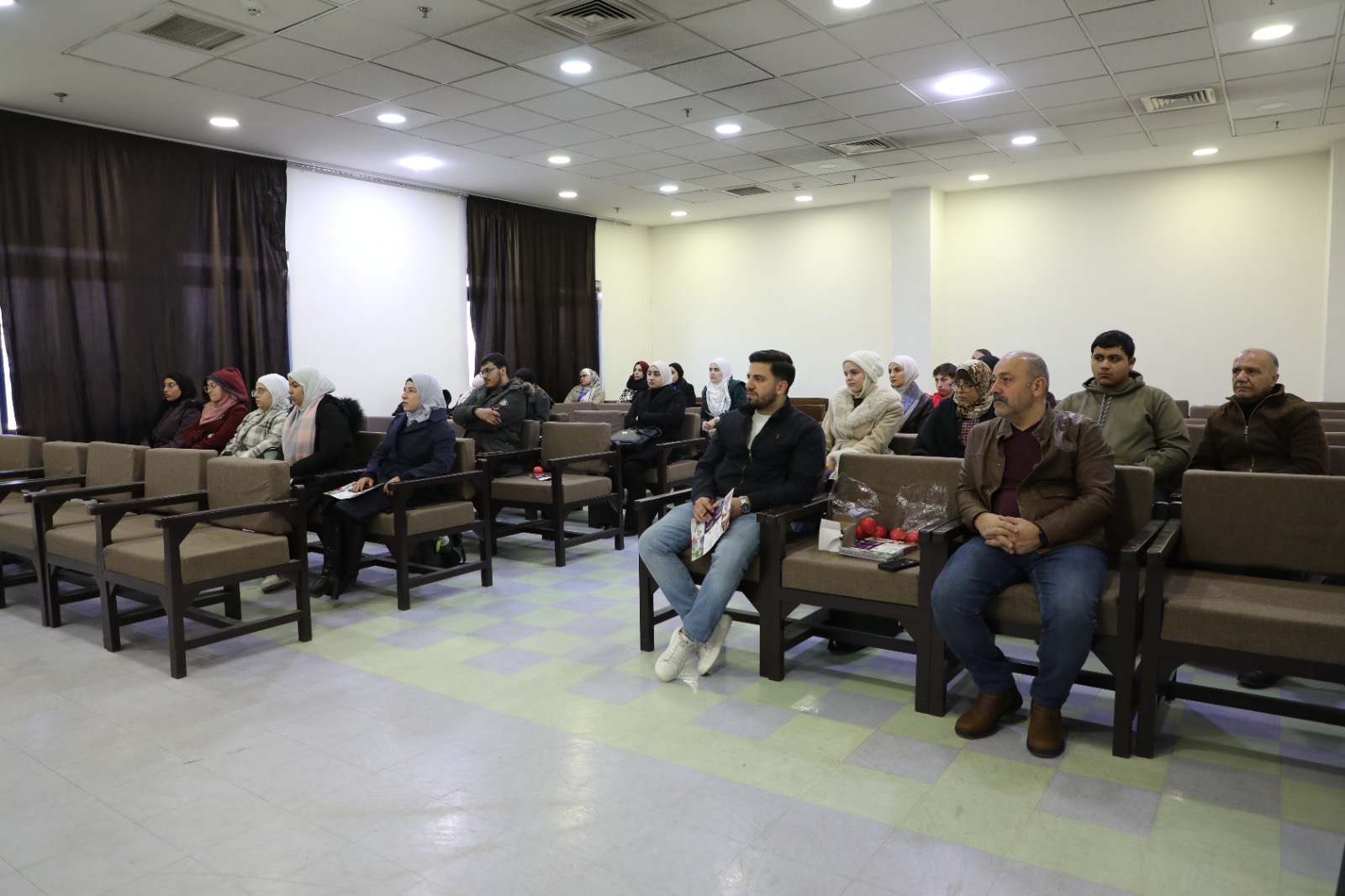 جامعة الزرقاء تعقد جلسة تعريفية حول اختبار IELTS العالمي