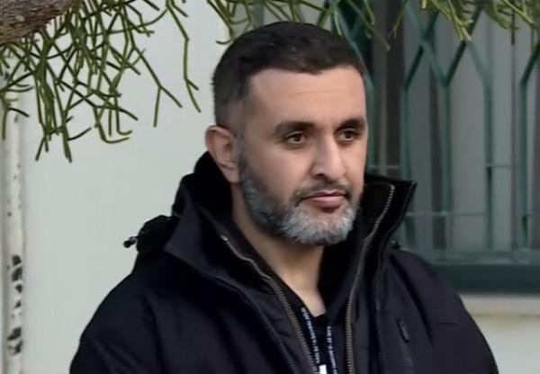 تقييد يديه وتغطية وجهه ..  الطبيب عبد الله البلوي يروي تفاصيل اعتقاله في غزة