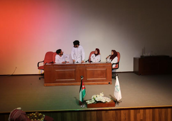 عرض مسرحية "لاب 13" في جامعة الزيتونة الأردنية  