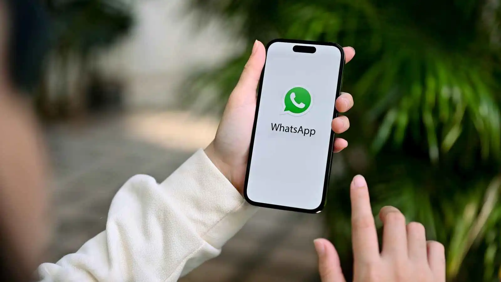 واتساب يختبر أداة جديدة لتسهيل الوصول إلى الرسائل القديمة