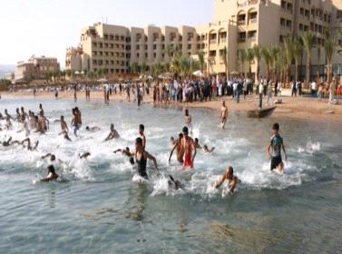 العقبة : ادخال عشريني العناية الحثيثة اثر لدغة حيوان بحري 
