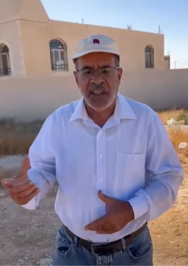 شاهد بالفيديو ..  أهالي حي بالزعتري يناشدون رئيس الوزراء: "حرمتنا المياه بسبب آلية خربانة!"
