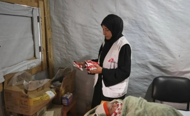 الاحتلال يسحب تصاريح منظمات إنسانية لمنعها من العمل بالضفة الغربية وغزة